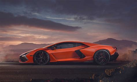 Lamborghini Revuelto 2024