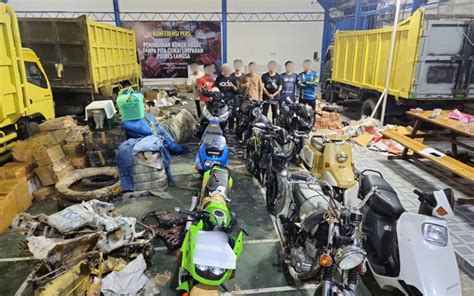 Djbc Gerebek Gudang Barang Impor Ilegal Ada Motor Hingga Kosmetik