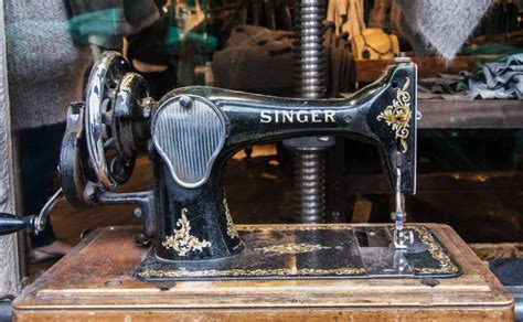 Antique Singer Sewing Machine Value | LoveToKnow