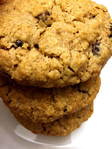 Easy Soft & Chewy Oatmeal Raisin Cookies Recipe – Melanie Cooks