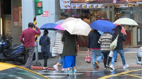 快新聞／入夜後變天「雨彈來襲」 2縣市大雨特報 民視新聞網