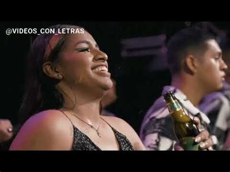 Claveles De La Cumbia Que Se Vaya En Vivo Con Letra Youtube