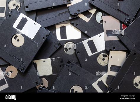 square floppy disk   magnetic disk  storing data