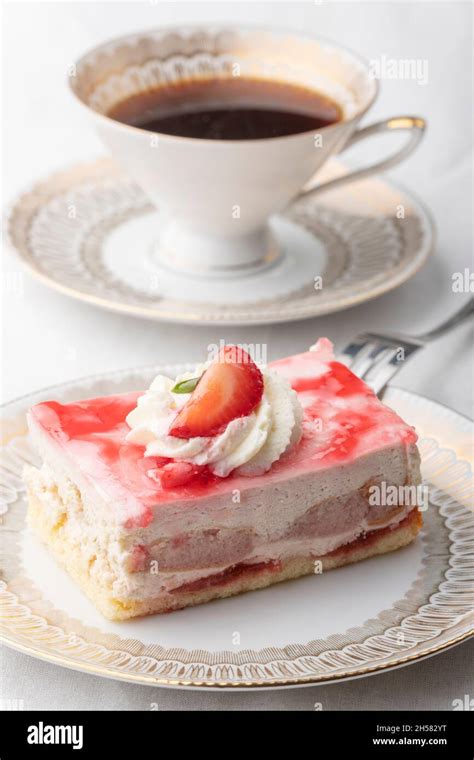 Beschreibend Haut Zwischenspeicher Kaffee Und Erdbeerkuchen Druck