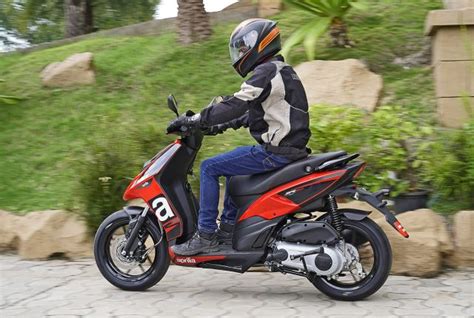 New Aprilia SR 160 and SR 160 Race BS6 First Ride Review - Bike India