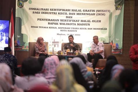 Dukung UMKM Madiun Wali Kota Maidi Serahkan 148 Sertifikat Halal