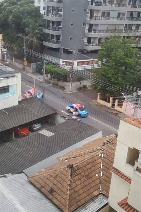 Tiroteio Assusta Moradores Do Complexo Do Lins