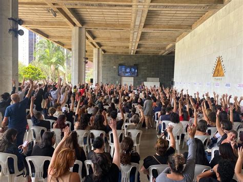 Professores Da Rede Particular Decidem Manter Greve Em Belo Horizonte