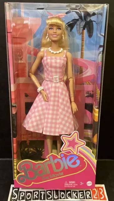 Poup E Barbie Le Film Margot Robbie De Collection Portant Robe Rose Et