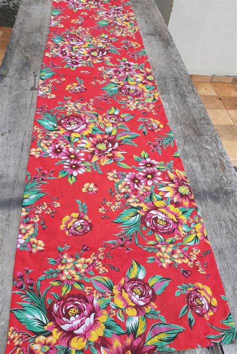 Trilho de Mesa Chita Dupla Face Floral Vermelho 2 peças Elo7