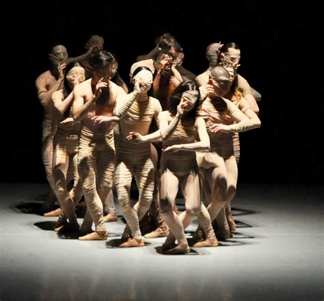 Mâcon Le Corps Du Ballet National De Marseille Au Delà Du Merveilleux