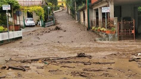 Fiume Di Fango Valloni A Rischio Il Quotidiano Del Sud