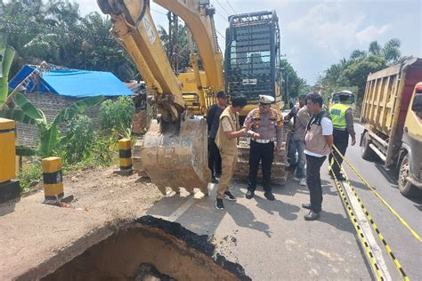 Akibat Abrasi Pemprov Riau Segera Perbaiki Abutment Jembatan Teluk