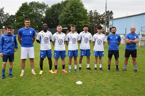 Football Les Arriv Es Et Les D Parts Aux Moutons Blancs De Noyal Pontivy