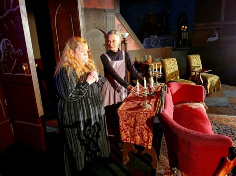 Haunting Of Hill House Review Pueblo Star Journal
