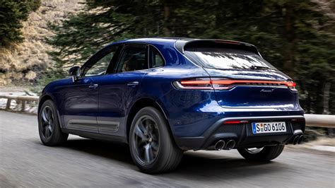 New Porsche Macan T 2022 Gentian Blue Sound Driving Exterior