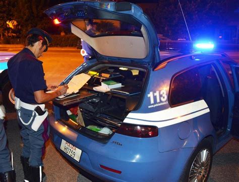 Lucca Si Scaglia Contro I Vicini Di Casa Arrestata 60enne