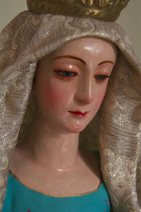 Escultura Virgen Yo quería tener una Cap i Pota Gloria ojos azules