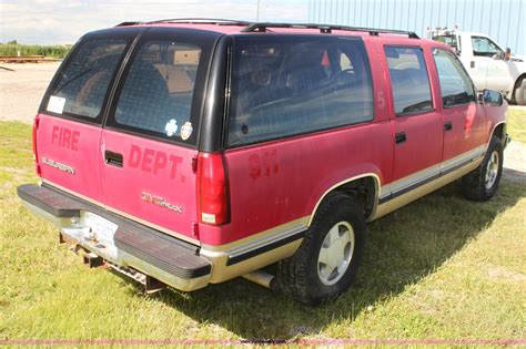 1993 Gmc Suburban 1500 Suv In Hillsboro Ks Item I7296 Sold Purple Wave