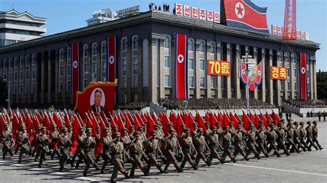 Coro del Ejercito Popular de Corea La Paz Está En Nuestras Bayonetas