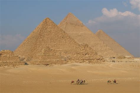 The Pyramids of Giza Pictures, Photos & Facts - Cairo,