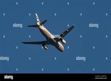 Aegean Airlines Airbus A320 Volando Sobre La Ciudad De Tesalónica Para