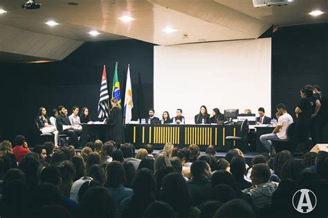 Estudantes De Direito Simulam Tribunal Do J Ri No Audit Rio Do Unasp