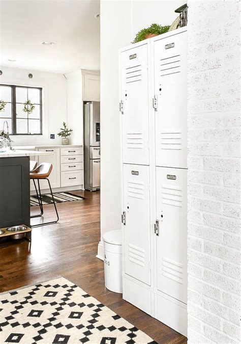 New white painted mudroom lockers – Artofit