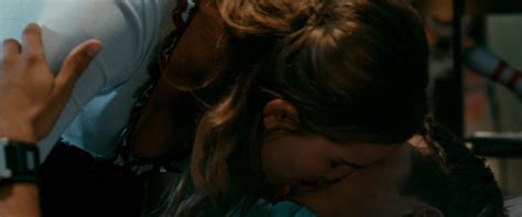 Naked Tahyna Tozzi In Needle