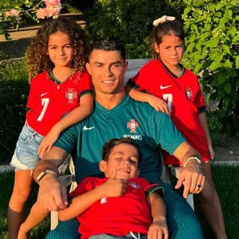 Ronaldos Partnerin Georgina Rodríguez Glamouröser Solo Auftritt in