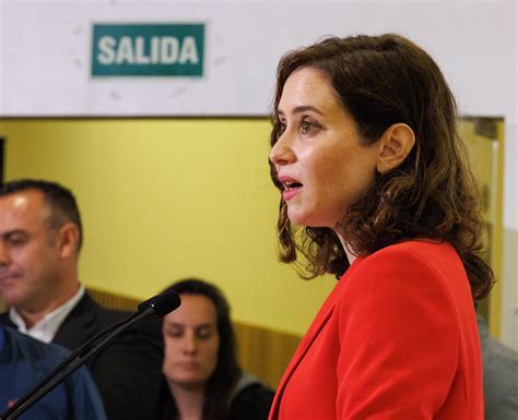 El TC suspende una ley de Ayuso que imponía autorización judicial para