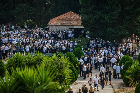 Slobodna Dalmacija Zajedni Tvo U Alovanju Zbog Oliverove Smrti