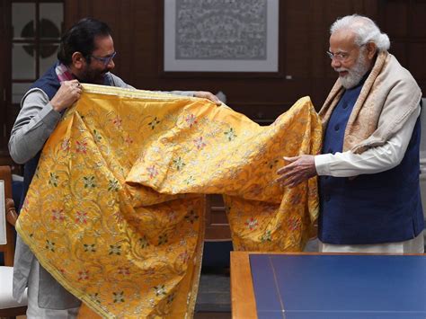 Pm Narendra Modi Presents Chadar To Be Offered At Ajmer Sharif Dargah