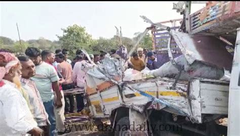 మధ్యప్రదేశ్ లో ఘోర రోడ్డు ప్రమాదం ఐదుగురి మృతి