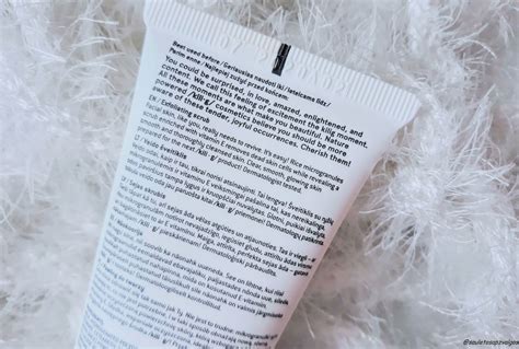 Kilig Woman My Skin Is Naked Clean Fresh Exfoliatinig Scrub Veitiklis Veidui