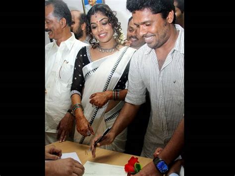 Aashiq Abu | Rima Kallingal | Wedlock | Register Marriage | Pictures ...