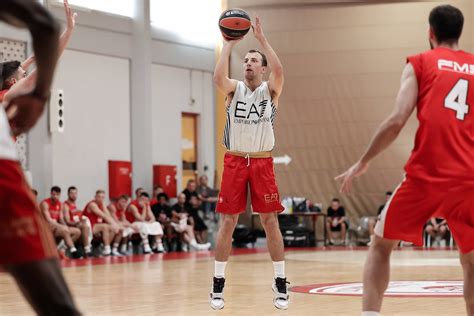 Olimpia Milano Olimpiacos Bc Scrimmage Kevin Pangos Olim Flickr