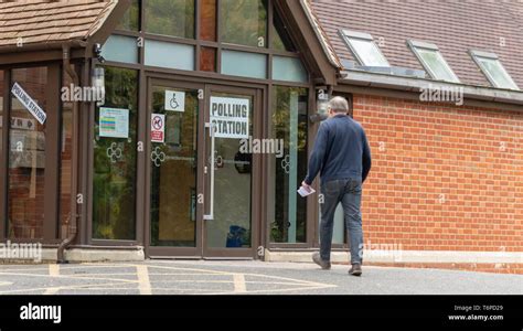 Colegio Electoral En Christ Church Warley Brentwood Fotografías E