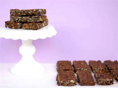 HOW TO MAKE GRANOLA BARS LOW IN SUGAR - What Sarah Bakes