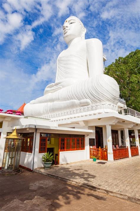 Gal Vihara Statue De Bouddha Image Stock Image Of Temple Reliques