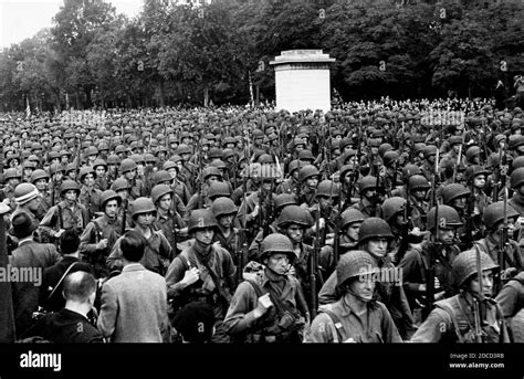 August 1944 liberation hi-res stock photography and images - Alamy