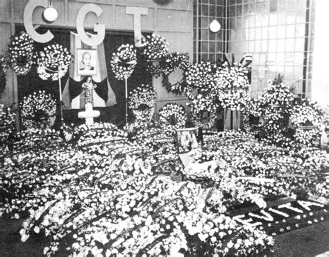 Grandes Funerales Eva Perón Entre Piedras Y Cipreses