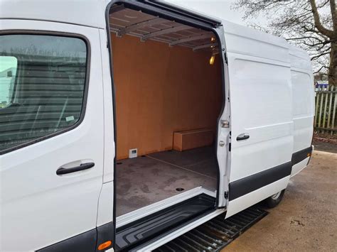 3 5 Tonne Mercedes Benz Sprinter 315 Progressive L3H2 RWD Van Truck For