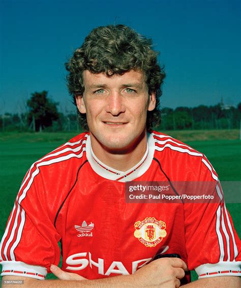 Manchester United footballer Mark Hughes, circa August 1991. News Photo ...