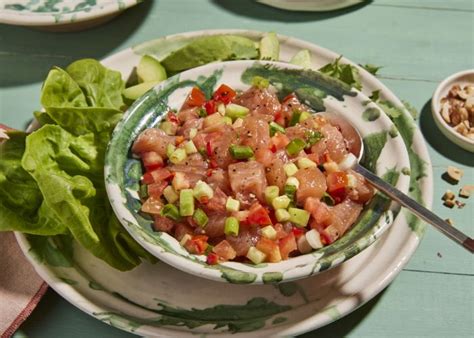 Authentic Lomi Lomi Salmon Recipe - A Hawaiian Favorite - Recipe Buster