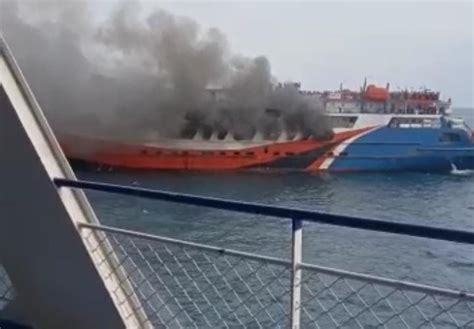 Kapal Feri Kmp Royce Terbakar Di Pelabuhan Merak Saat Mengangkut