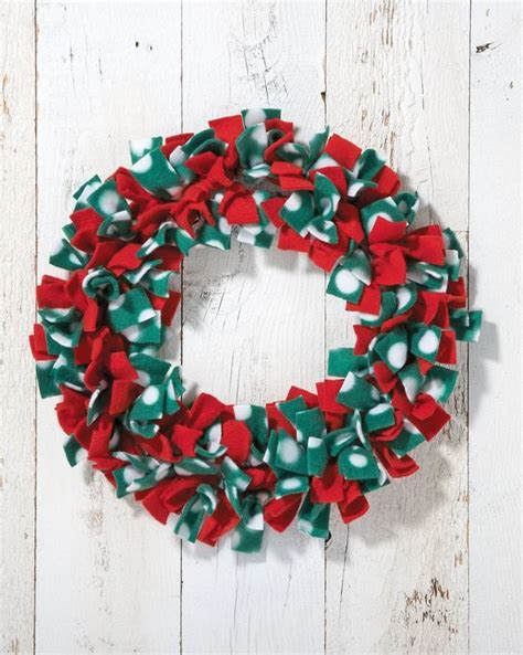 No Sew Christmas Kit Dotted Wreath At Christmas Diy