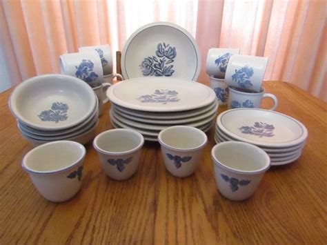 Lot Pfaltzgraff Dinnerware Estatesales Org