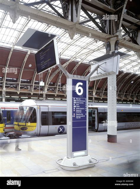 PADDINGTON STATION HEATHROW EXPRESS Stock Photo - Alamy