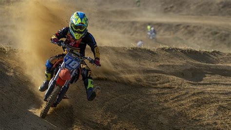 Motocross comment choisir les meilleurs équipements pour votre